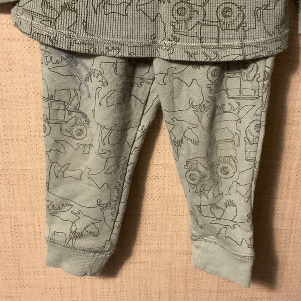 Garanimals Kids Pajama Set in Soft Green - Picture 3 of 9